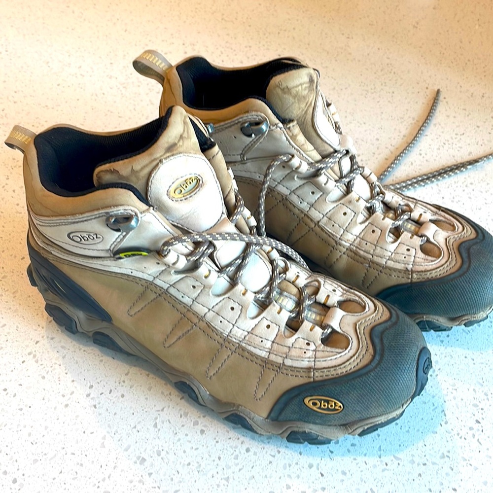 Gortex Oboz mid height backpacking boot